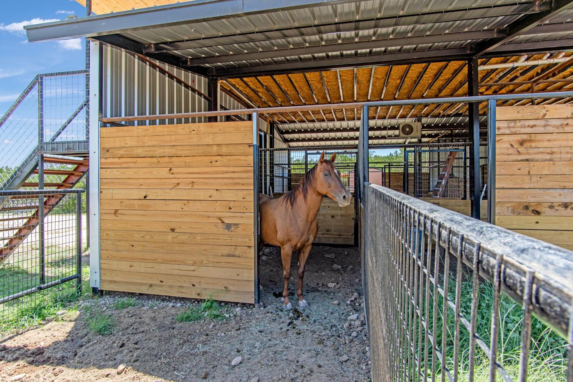 Hotel Lucky Star Ranch - Stargazer Tarpley Exterior foto