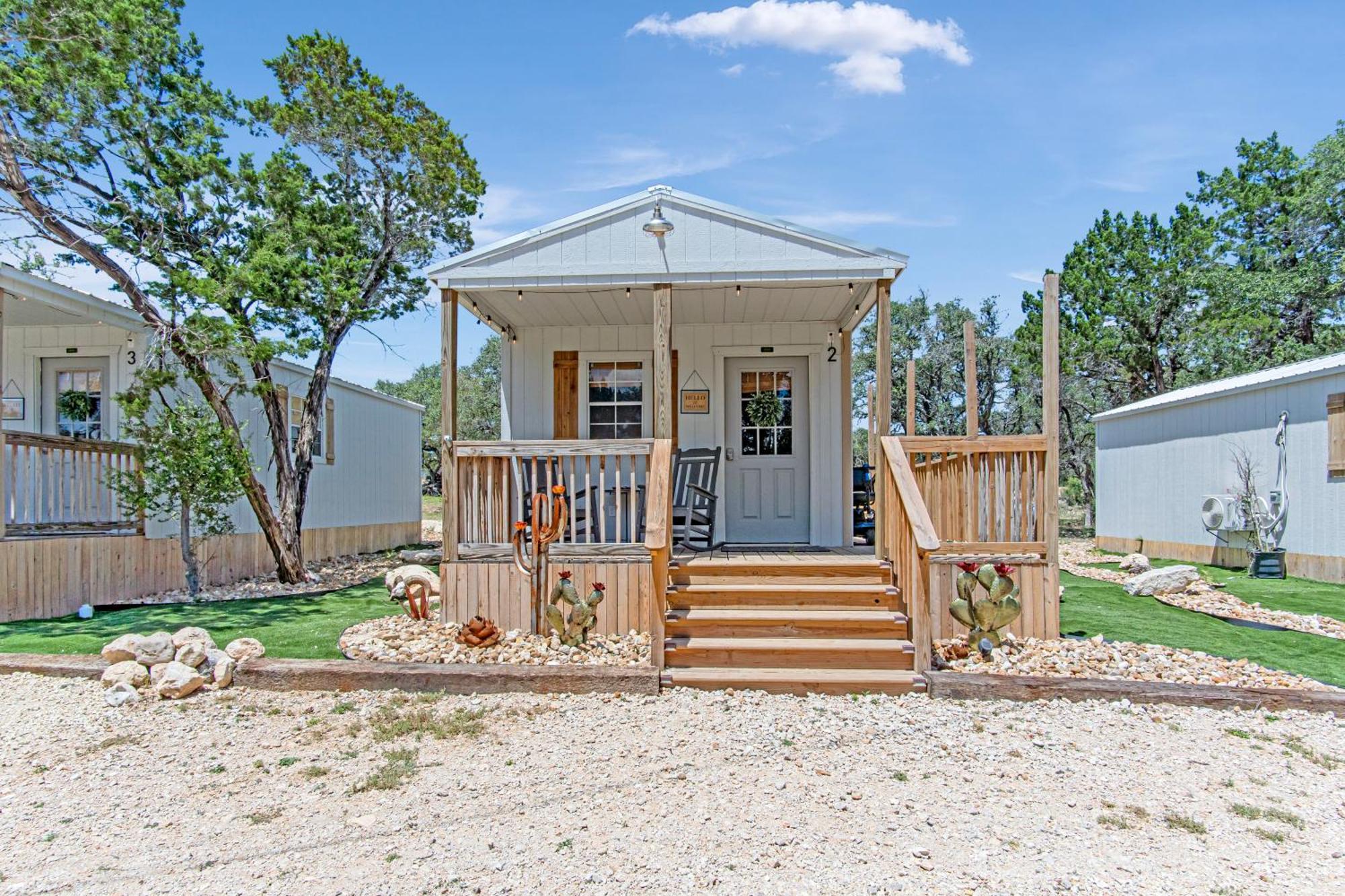Hotel Lucky Star Ranch - Stargazer Tarpley Exterior foto
